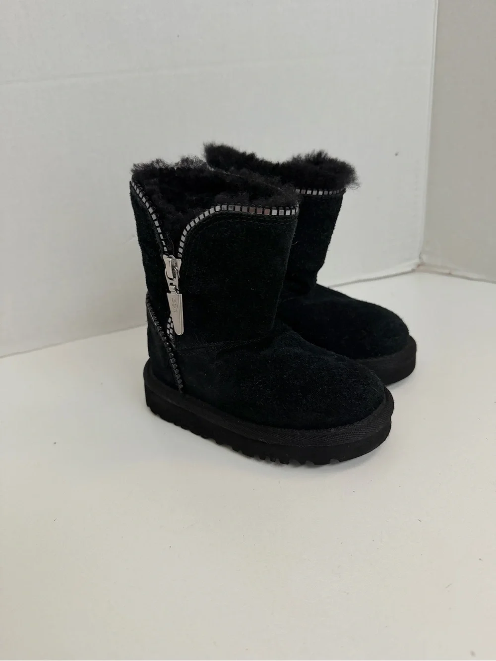 UGG Florence Boots Classic Short Leather Zipper Detail Black Silver Kids 6